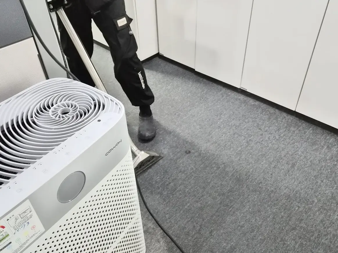 문경시 신기동 사업장 로비·복도 카페트 바닥 위생청소 사례 - 행진크린